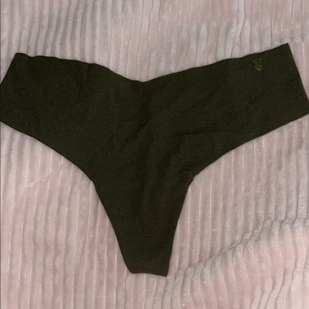 Victoria's Secret Green Thong Panties Smooth Stretchy Design